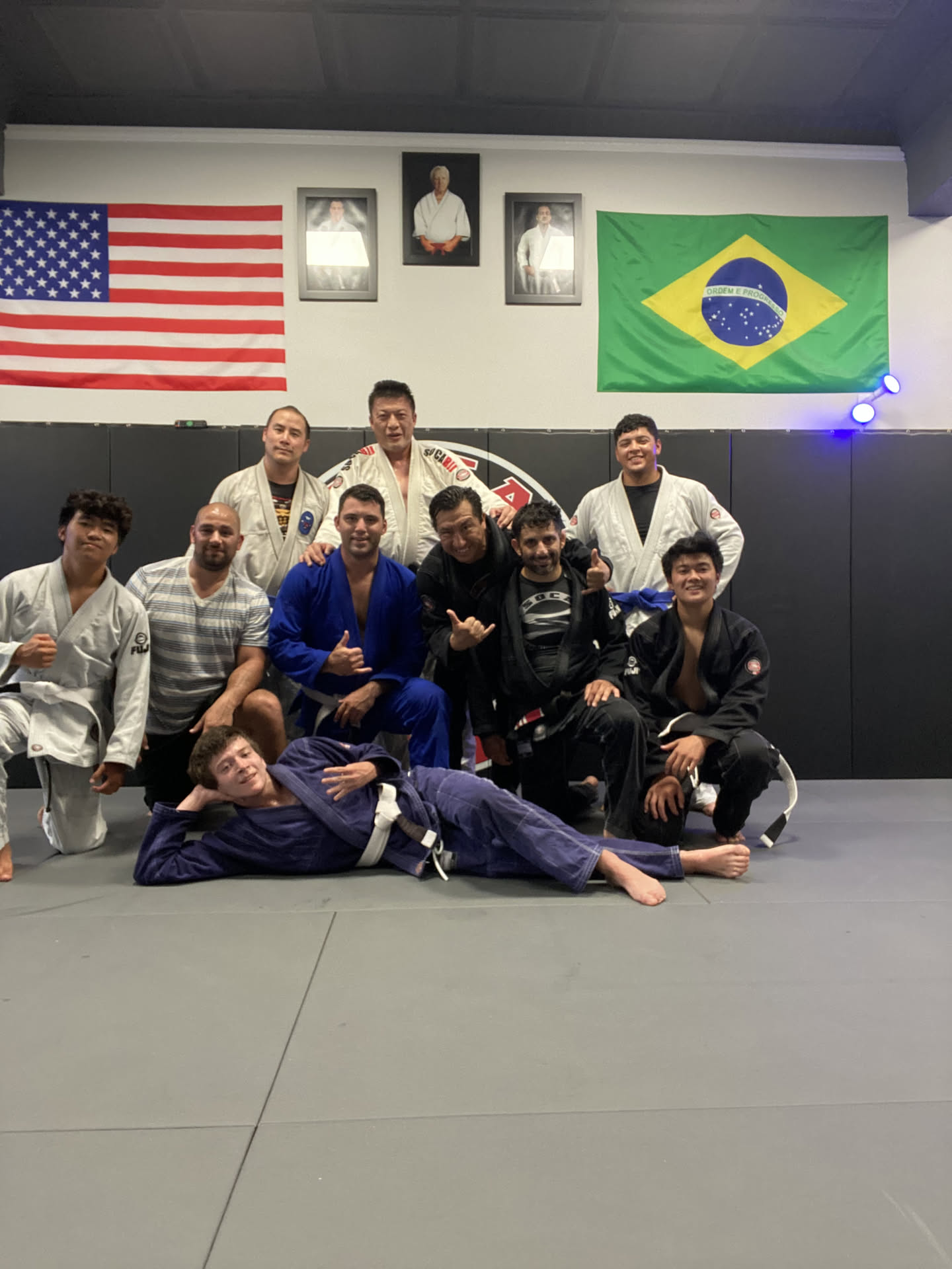 Professor Anthony Chien — Class photo, all smiles