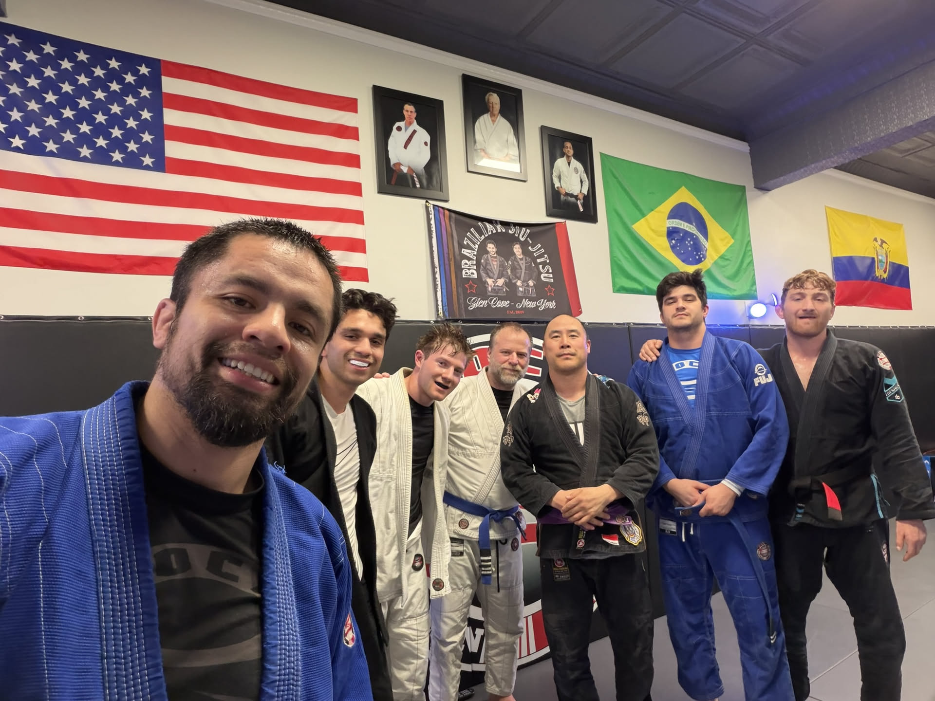 Professor Jonnathan Armijos — Still smiling after the rounds