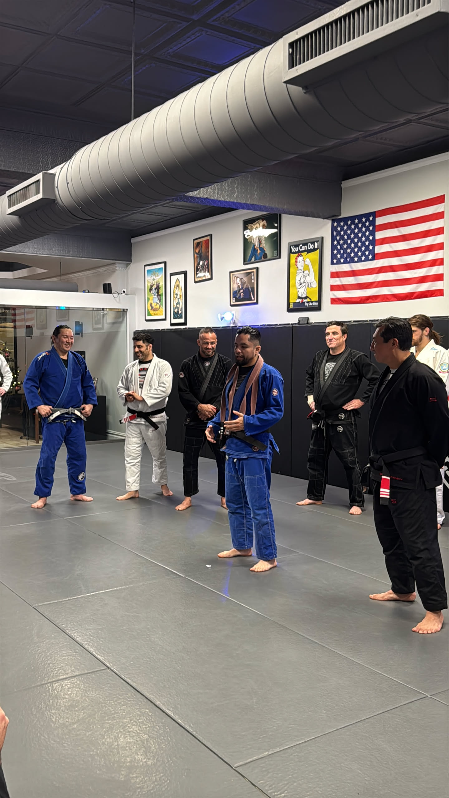 Professor Jonnathan Armijos — On the mat, mid-class