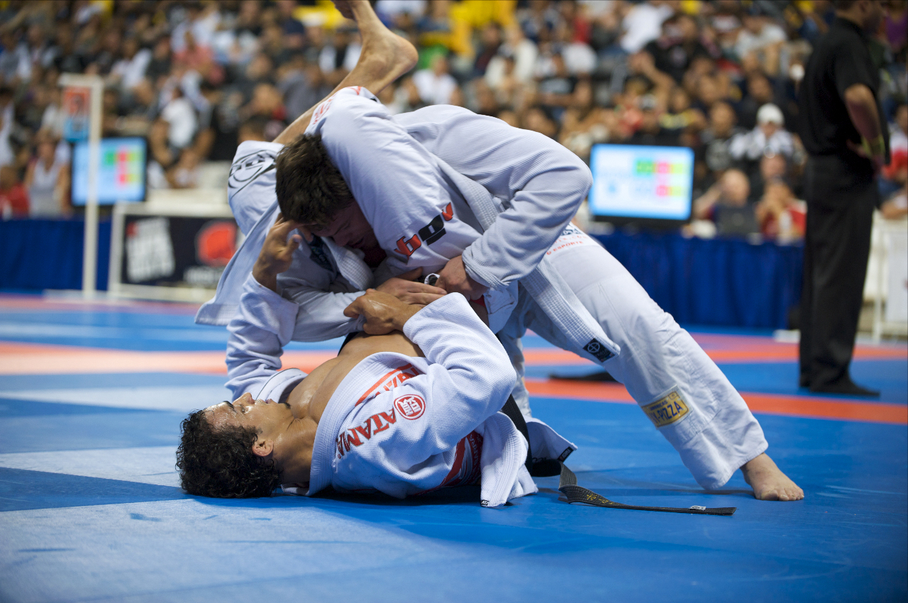 Black belts Gabriel Vella and Rômulo Barral competing at the 2009 IBJJF World Jiu-Jitsu Championship